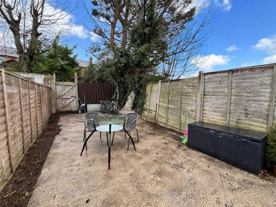 65 Fortwilliam Parade