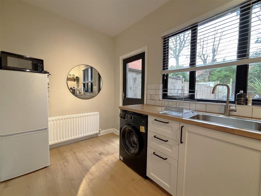 65 Fortwilliam Parade