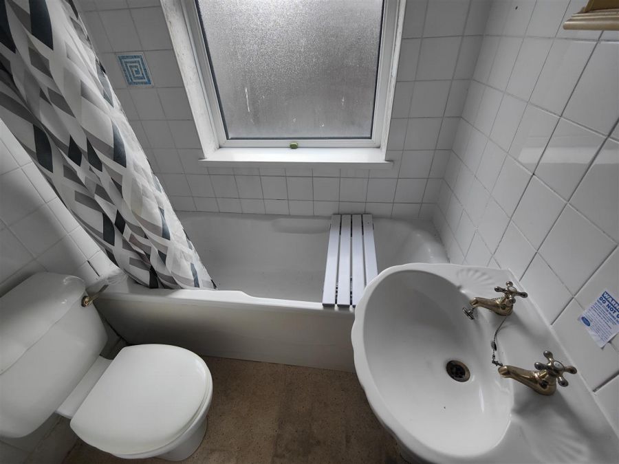 32 Dhu Varren Crescent