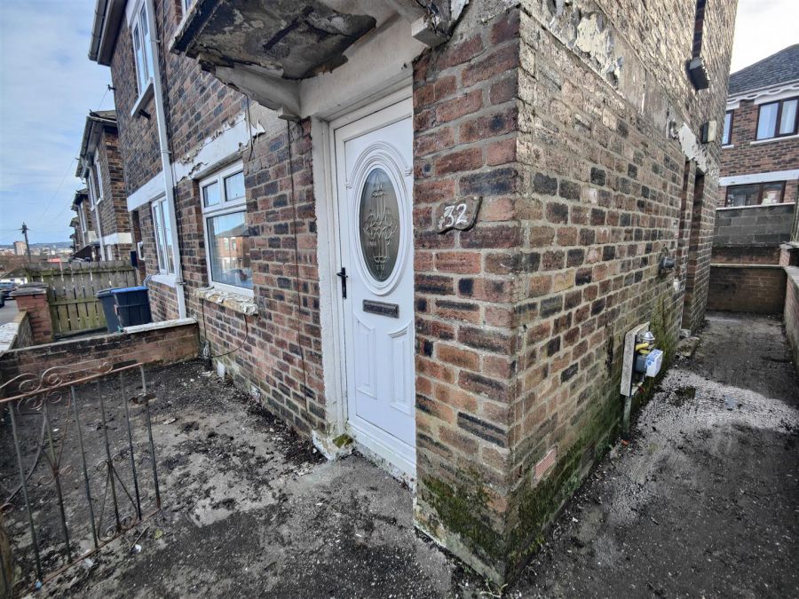 32 Dhu Varren Crescent