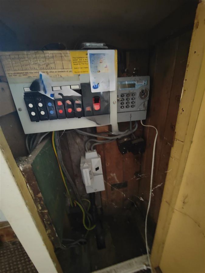 32 Dhu Varren Crescent