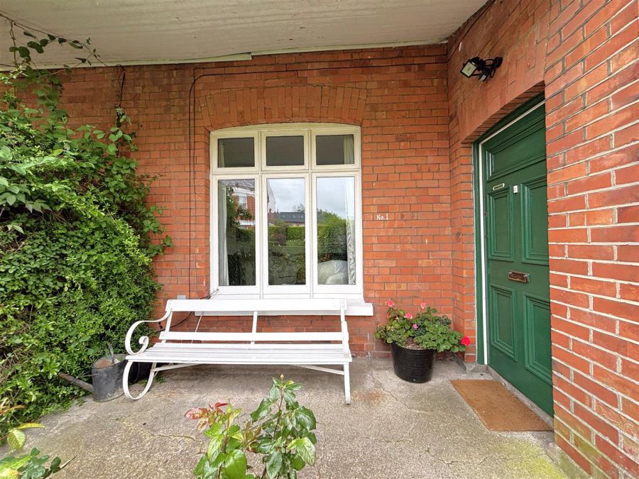 1 Ashley Gardens
