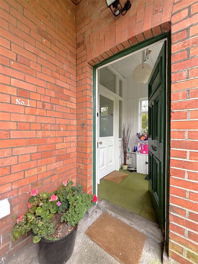 1 Ashley Gardens