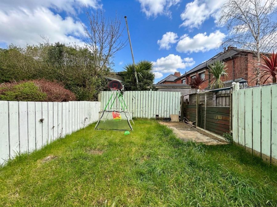 1 Silverstream Park