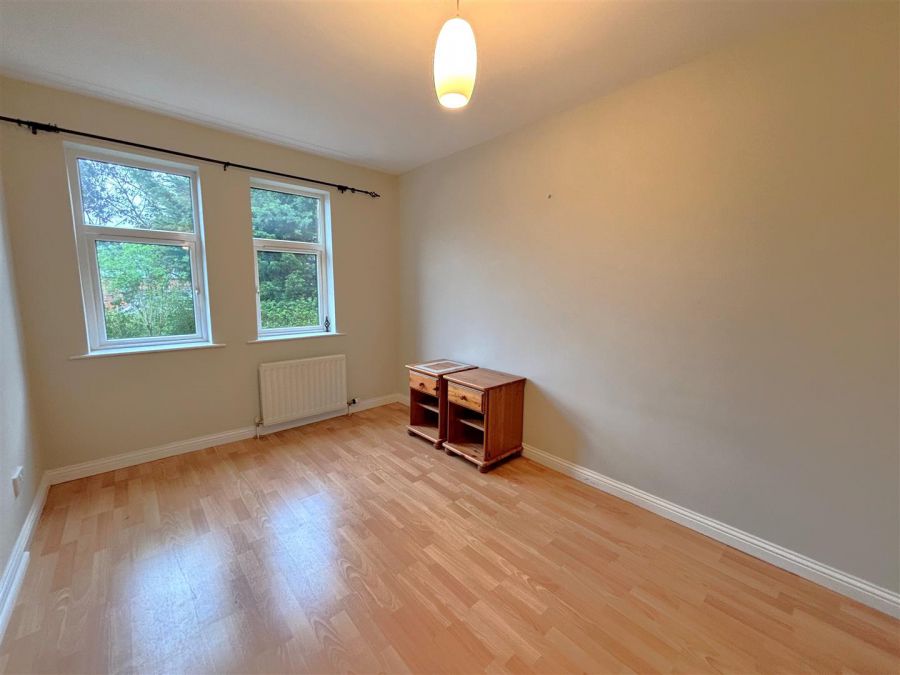 Apt 7, Castle Lodge 6 Lansdowne Road