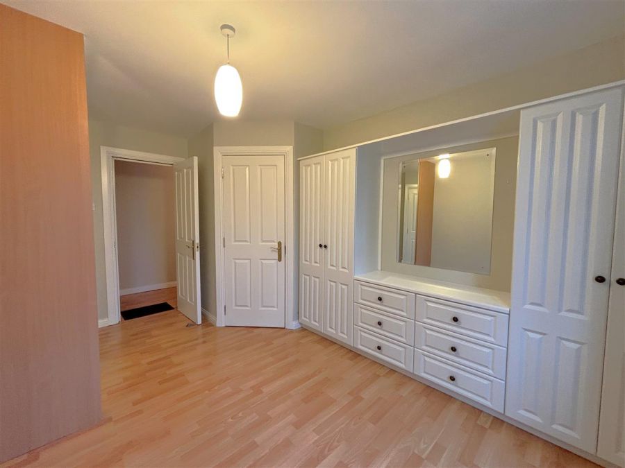 Apt 7, Castle Lodge 6 Lansdowne Road