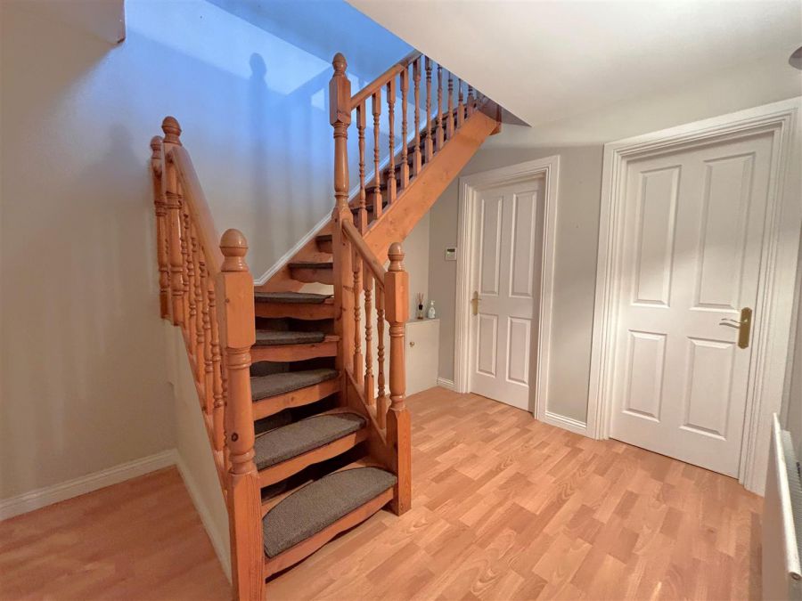 Apt 7, Castle Lodge 6 Lansdowne Road