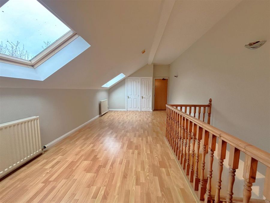 Apt 7, Castle Lodge 6 Lansdowne Road