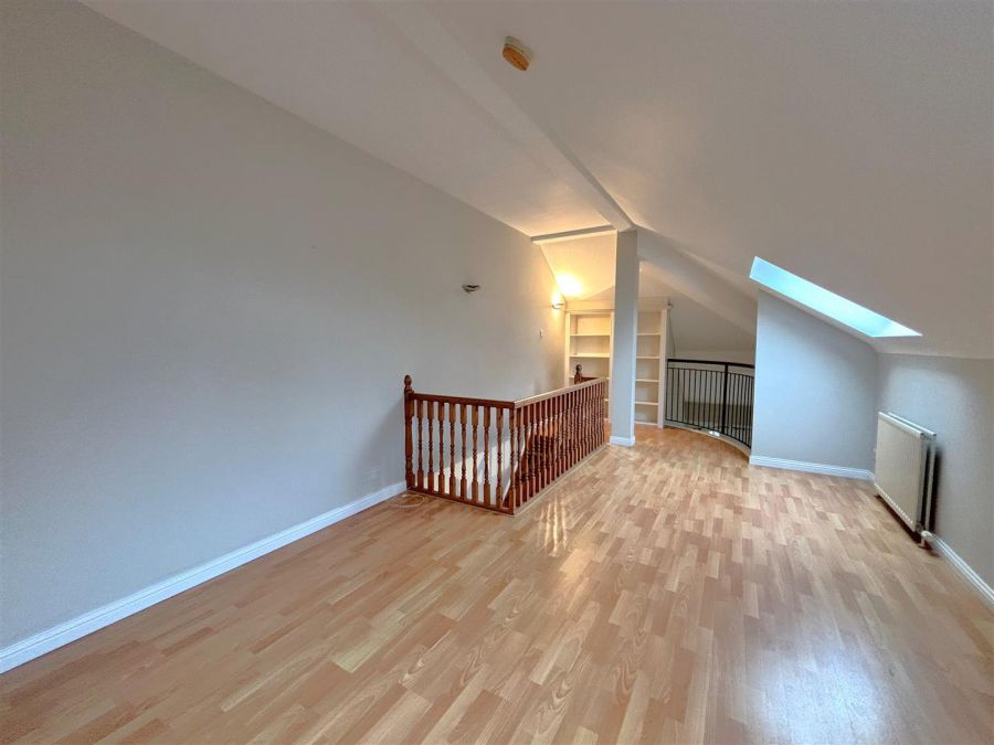 Apt 7, Castle Lodge 6 Lansdowne Road