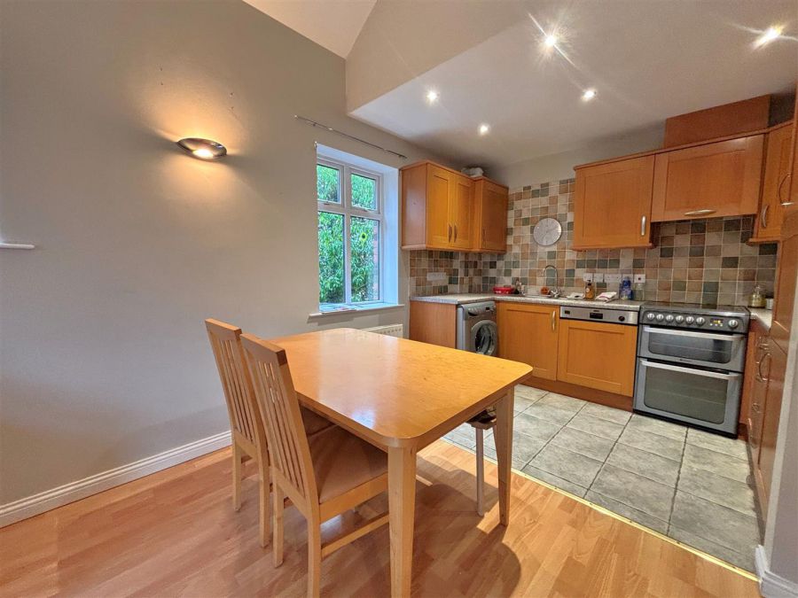 Apt 7, Castle Lodge 6 Lansdowne Road