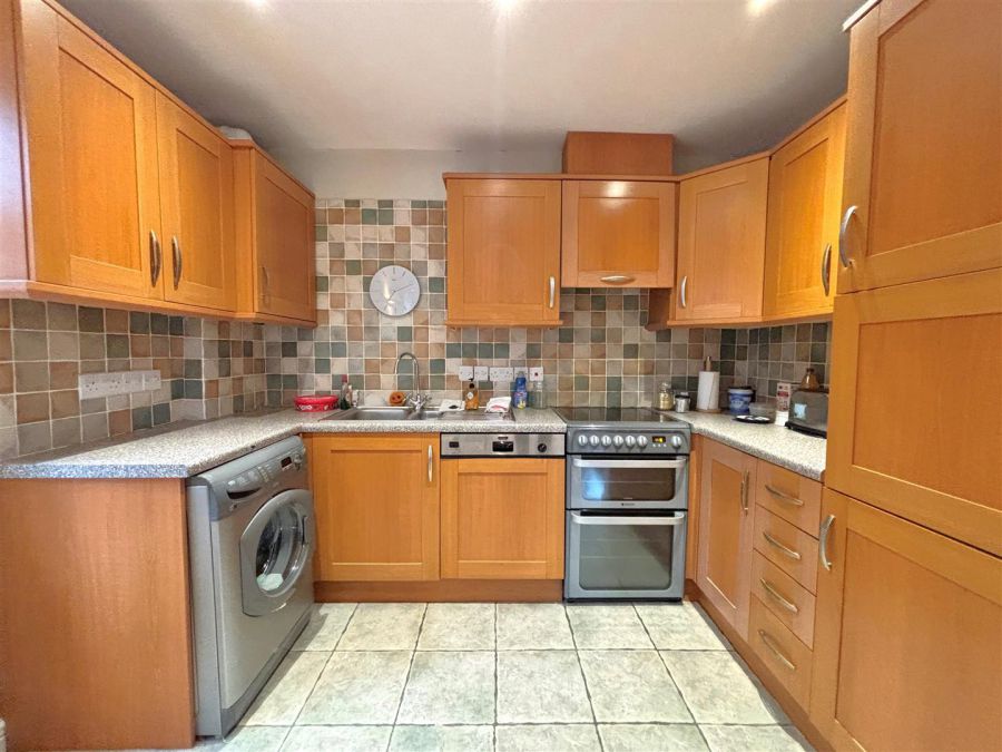 Apt 7, Castle Lodge 6 Lansdowne Road