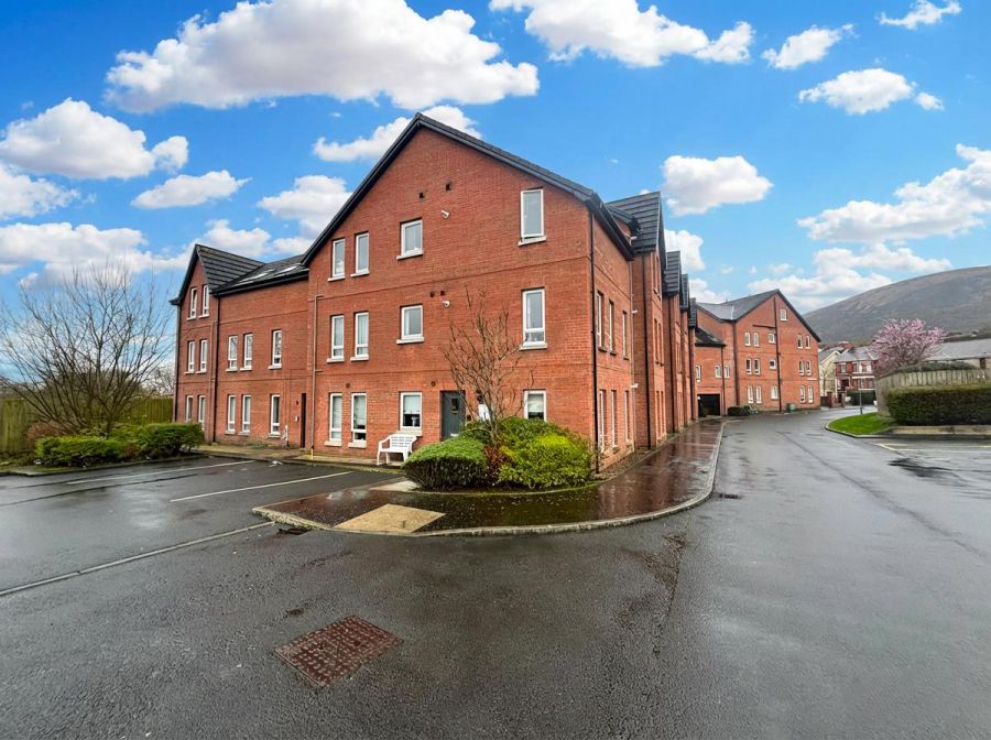 Apt 29 4 West Circular Close