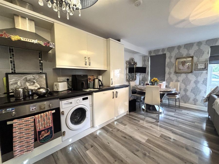 Apt 29 4 West Circular Close