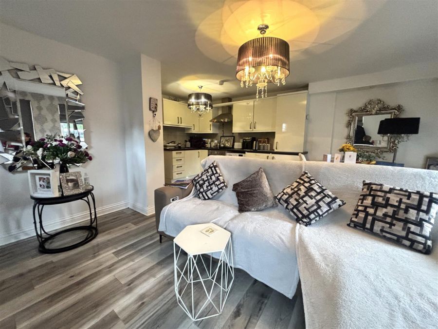 Apt 29 4 West Circular Close