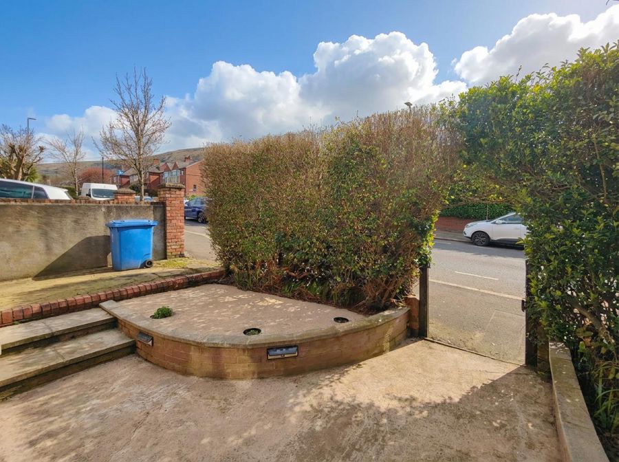 162 Ballygomartin Road