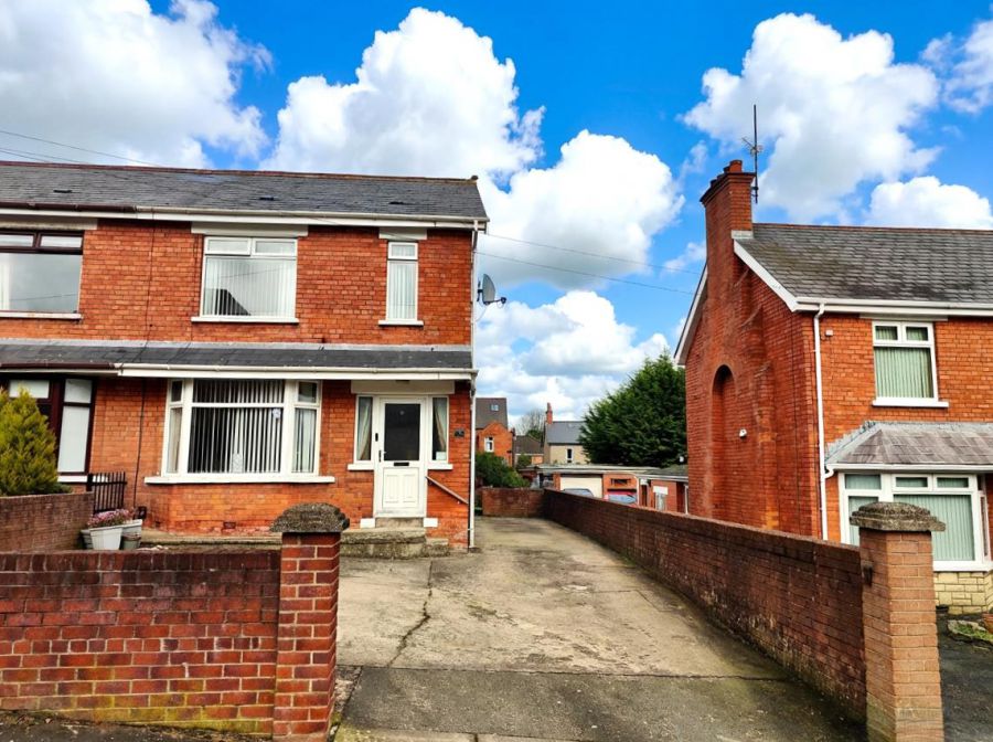 25 Lyndhurst Gardens