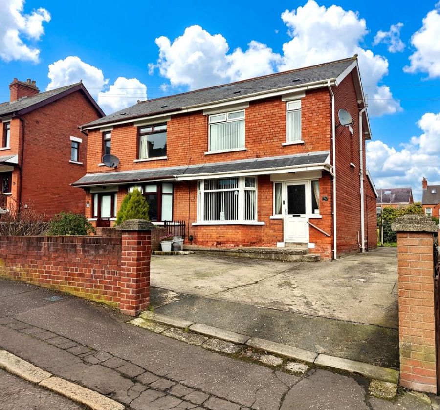 25 Lyndhurst Gardens