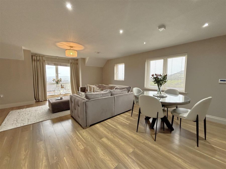 Apt 5, 11 Mill Valley Gardens