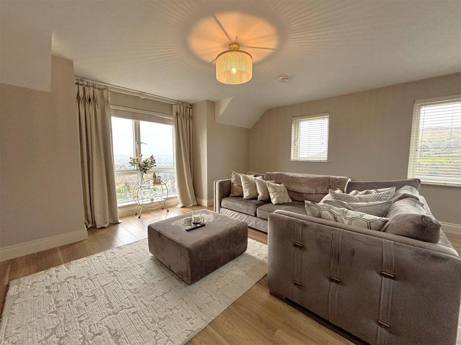 Apt 5, 11 Mill Valley Gardens