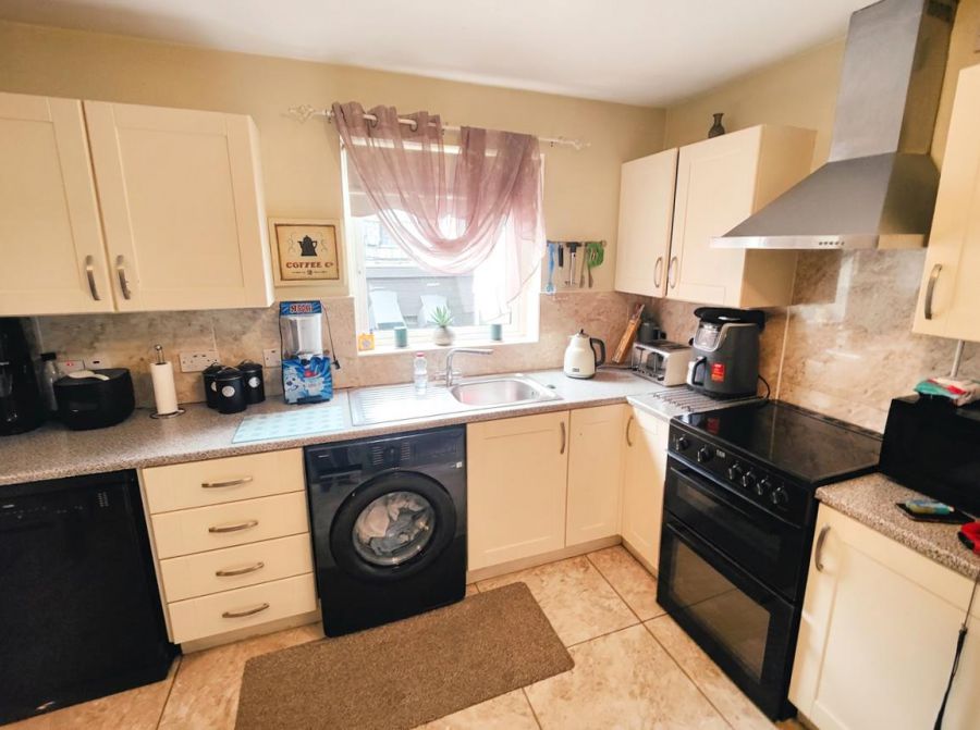 9 Blackdam Close