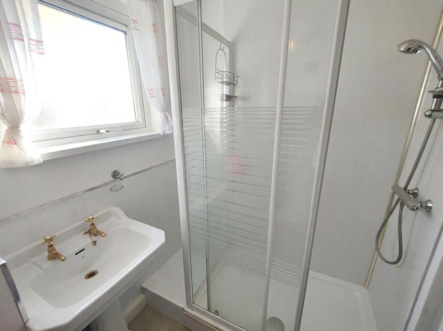 53C Sunningdale Gardens