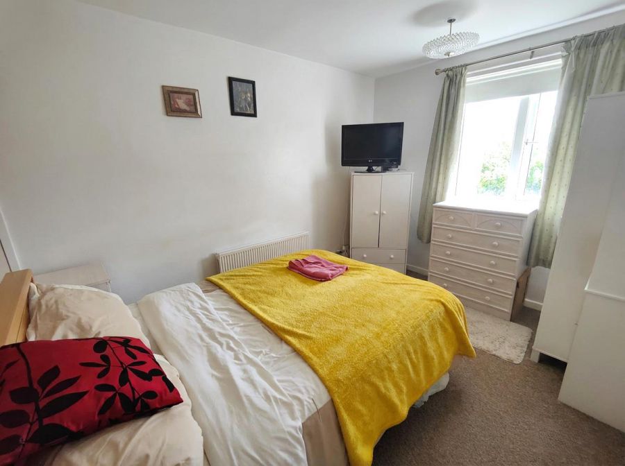 53C Sunningdale Gardens