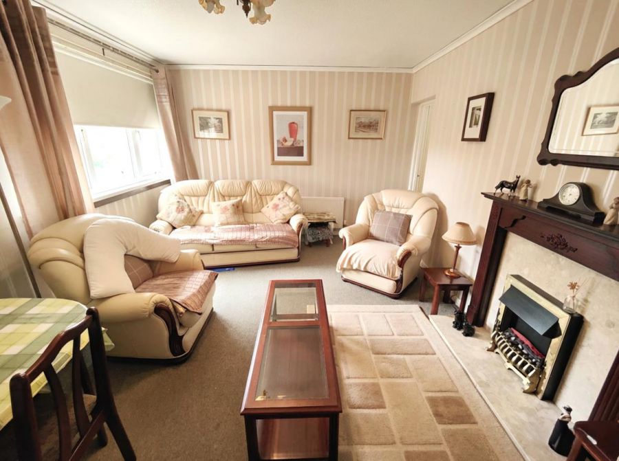 53C Sunningdale Gardens