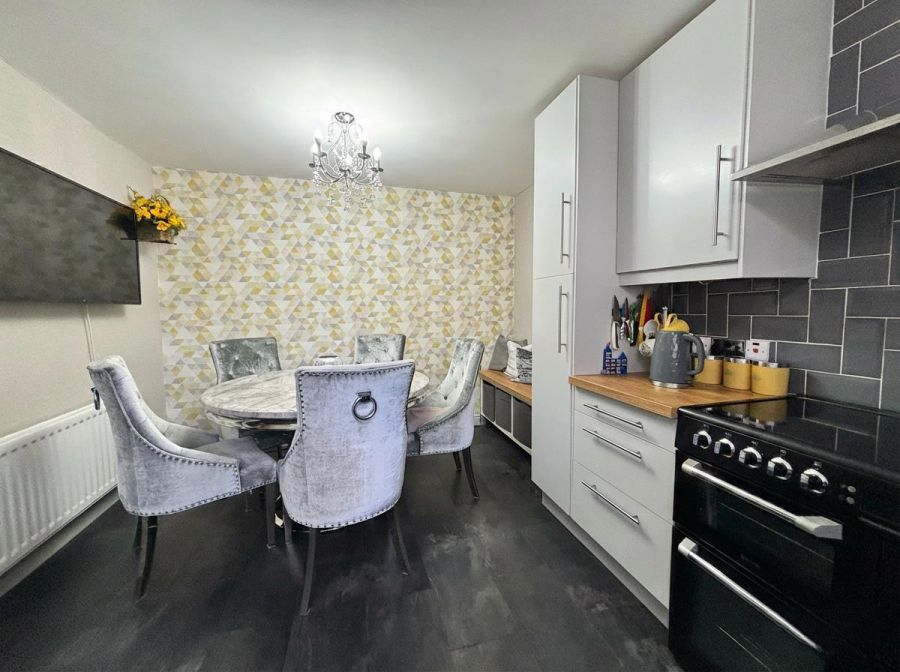 76 Farringdon Gardens