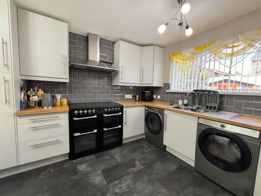 76 Farringdon Gardens