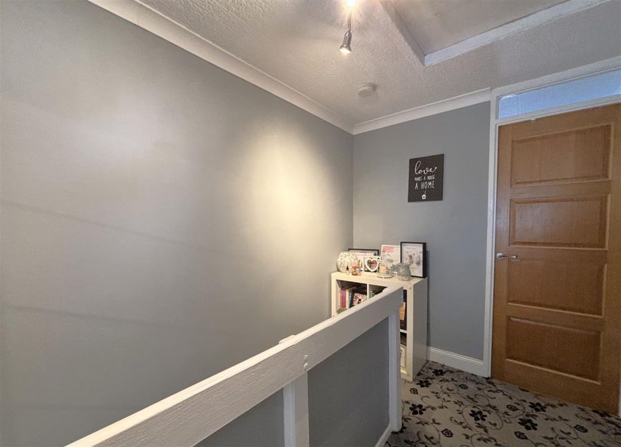 76 Farringdon Gardens