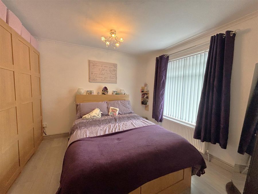 76 Farringdon Gardens