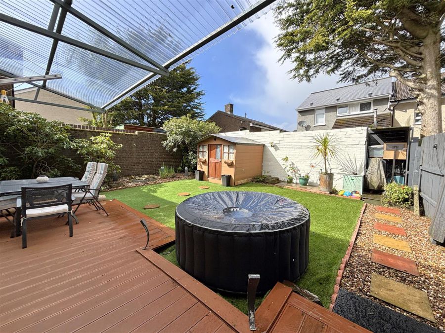 76 Farringdon Gardens