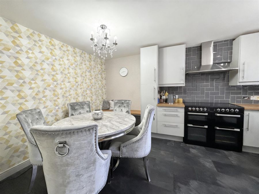 76 Farringdon Gardens