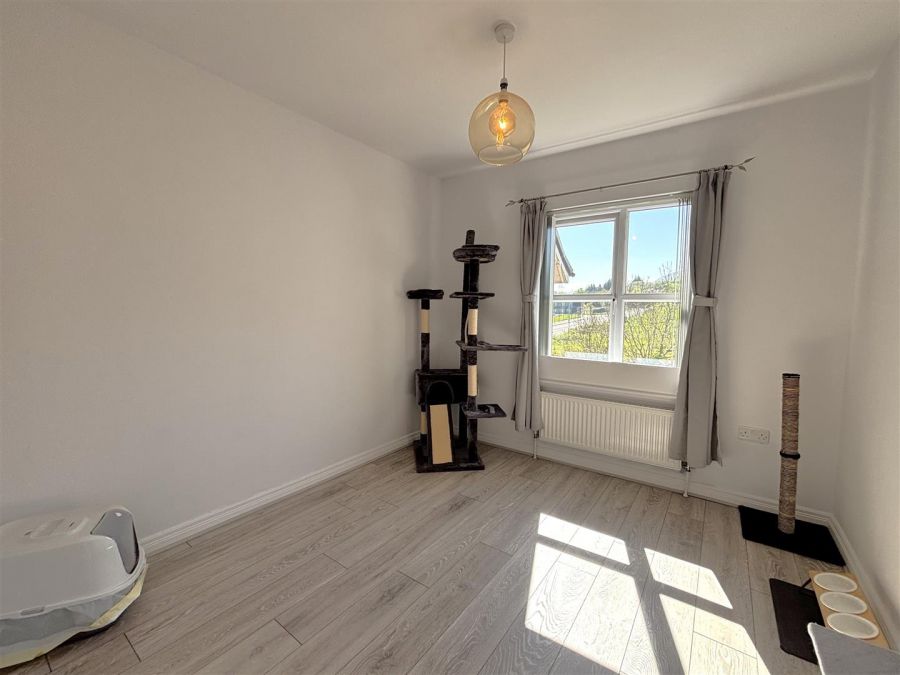 Apt 2, 10 Highgrove Meadows