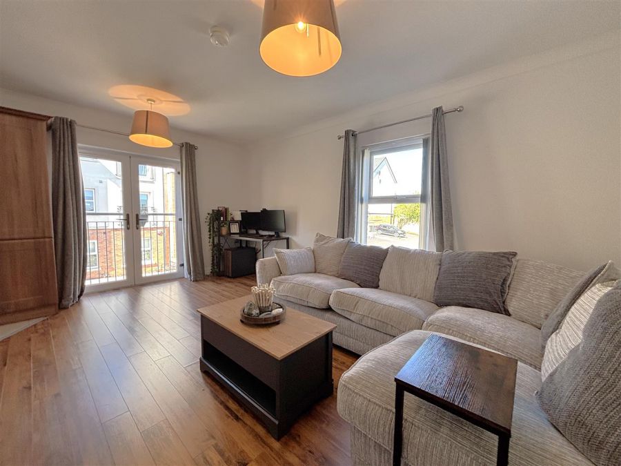 Apt 2, 10 Highgrove Meadows