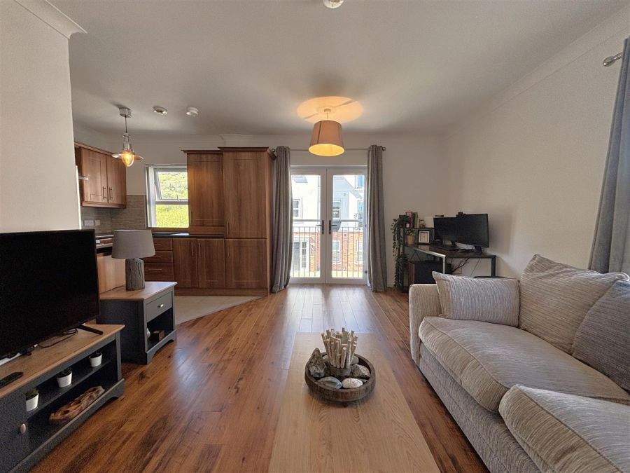 Apt 2, 10 Highgrove Meadows