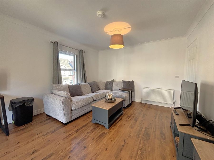 Apt 2, 10 Highgrove Meadows