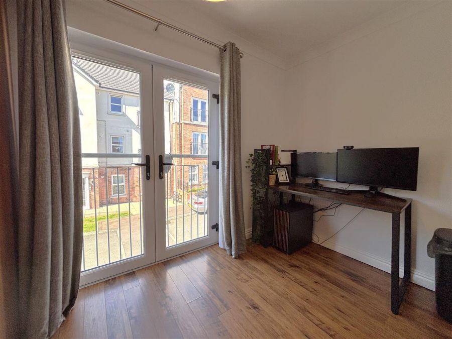 Apt 2, 10 Highgrove Meadows