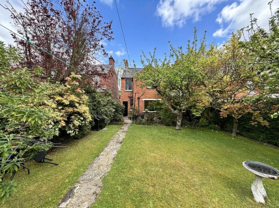 7 Knutsford Drive