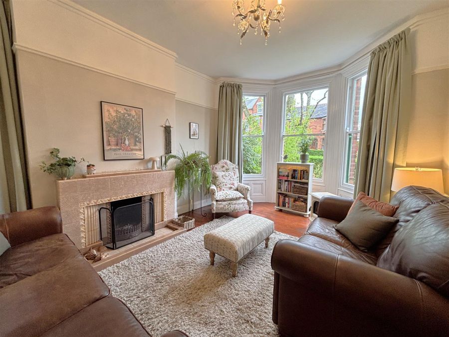 7 Knutsford Drive