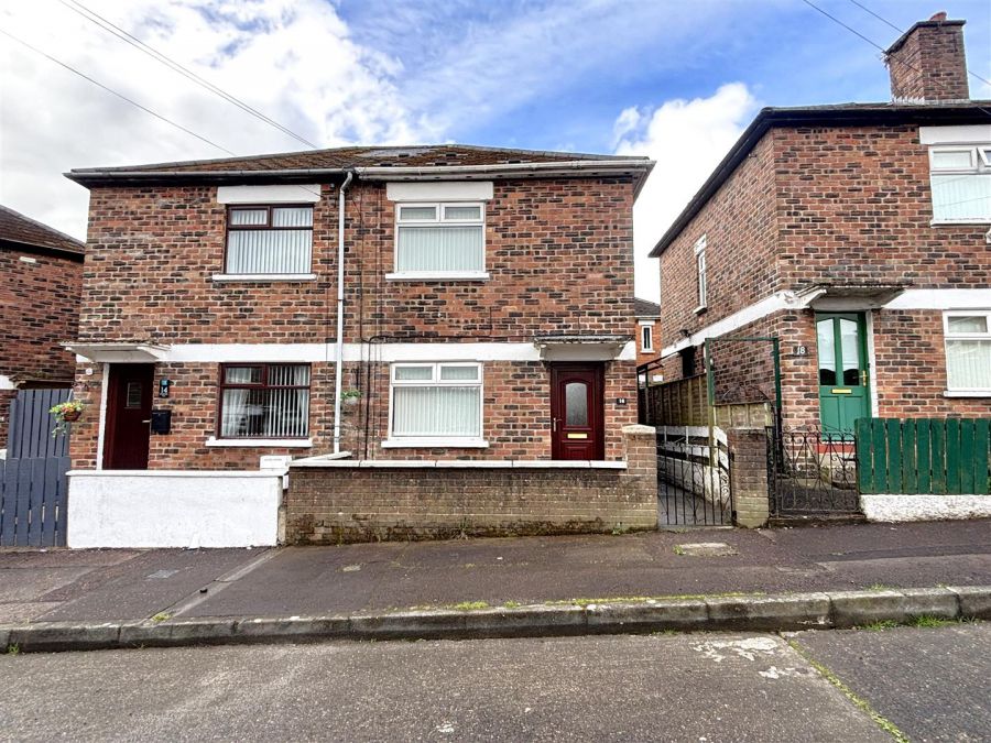 16 Woodvale Pass