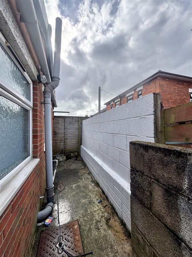 16 Woodvale Pass