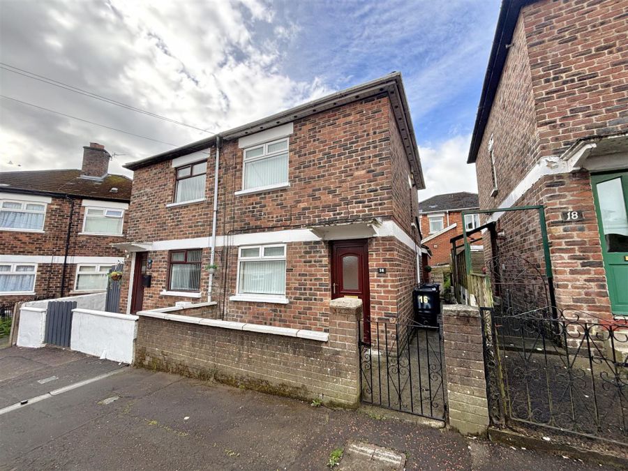 16 Woodvale Pass