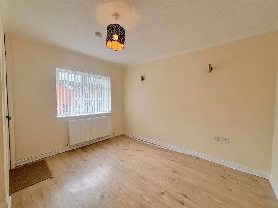 16 Woodvale Pass