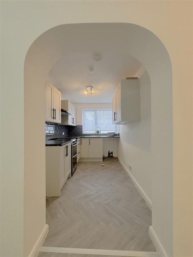 16 Woodvale Pass