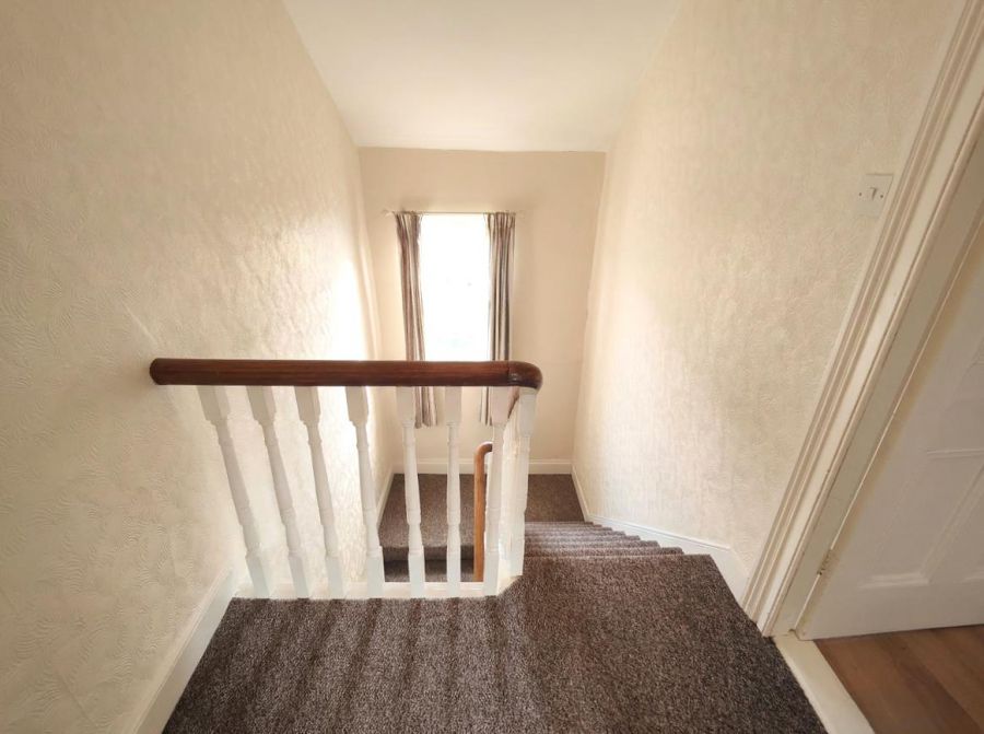 27 Willowbank Gardens