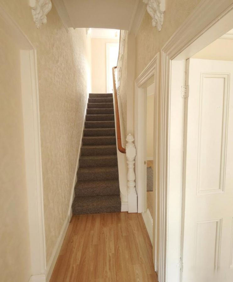 27 Willowbank Gardens