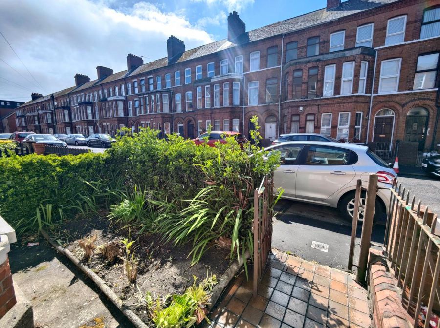 27 Willowbank Gardens