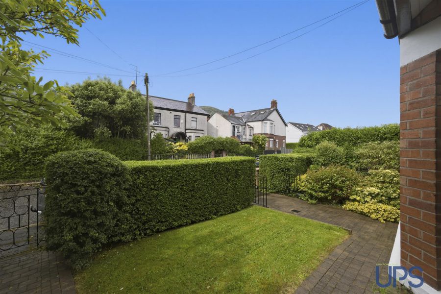 2 Merryfield Drive