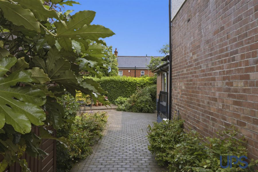 2 Merryfield Drive